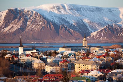 Reikiavik, la capital de Islandia. Un sueldo ronda los US$2800, pero el costo de vida también es muy alto.