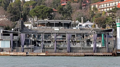 El frente de la disco Reina, en Estambul