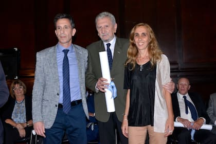 Reinaldo Chacón, reconocido por sus 50 años de tarea continua