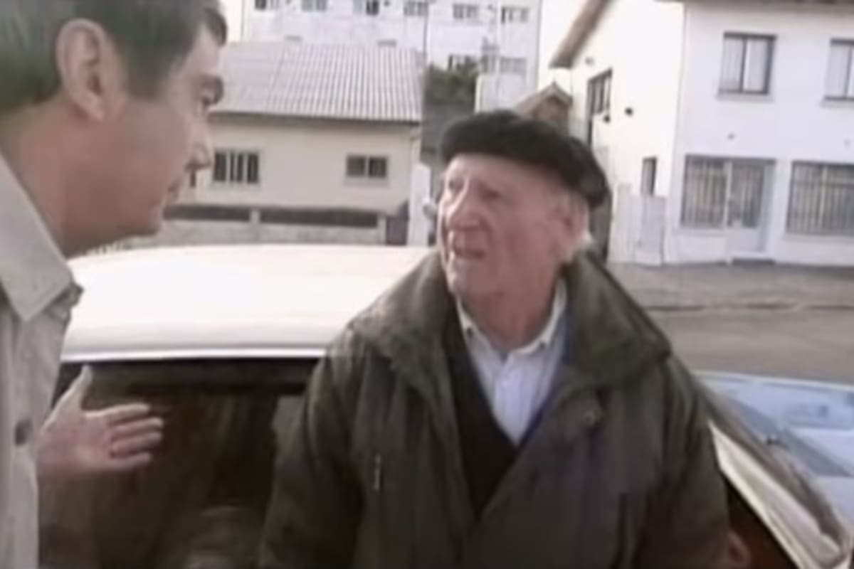 Reinhard Koops, agente nazi, durante el encuentro con el periodista Samuel Donaldson en Bariloche, en 1994