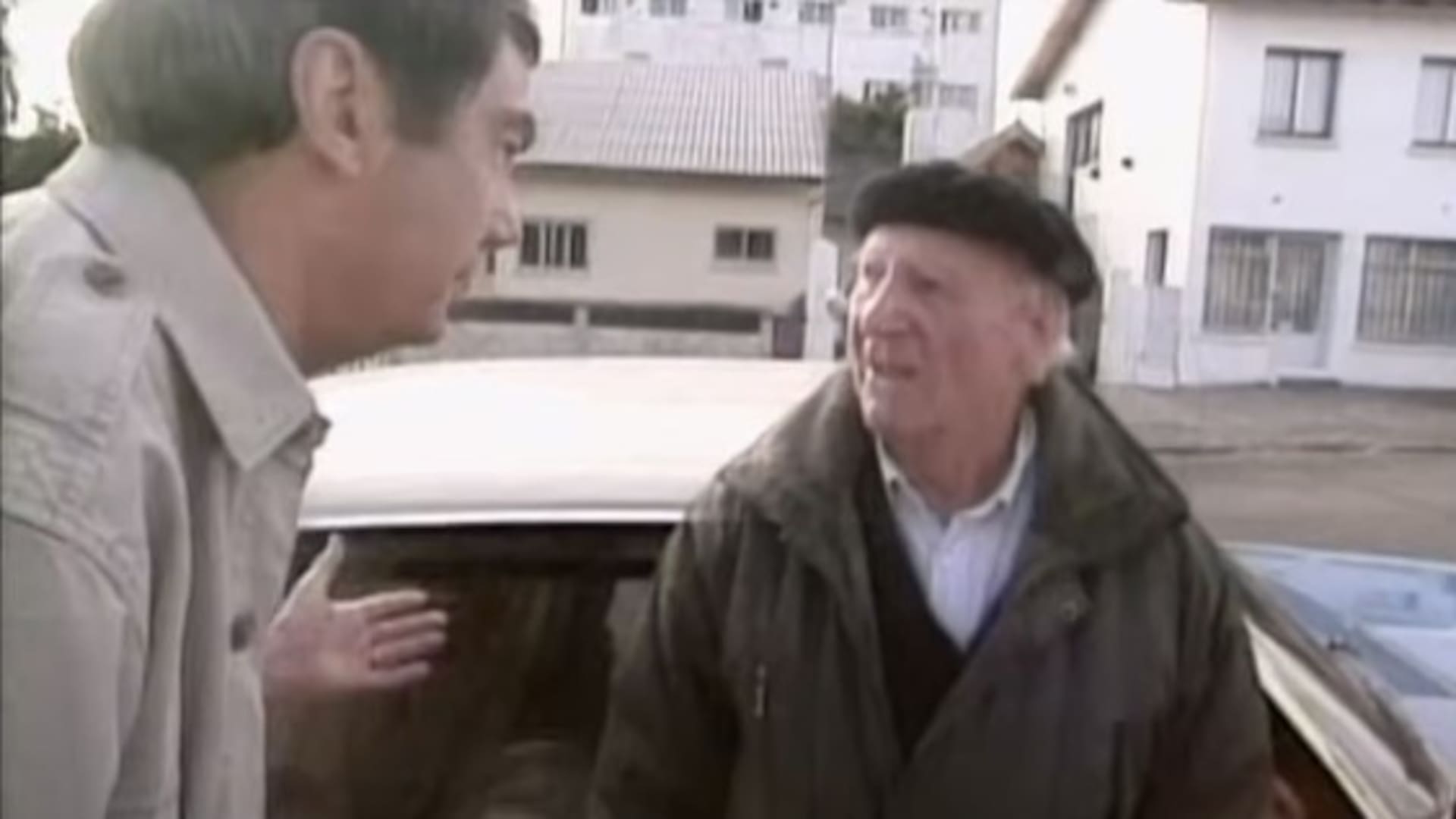 Reinhard Koops, agente nazi, durante el encuentro con el periodista Samuel Donaldson en Bariloche, en 1994