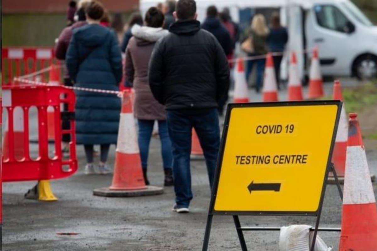 Reino Unido es uno de los países afectados por variantes que parecen ser más contagiosas