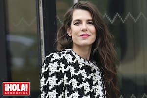 Relajada y con una leve sonrisa. Así han captado los fotógrafos a Charlotte en sus últimas apariciones públicas, la mayoría de ellas en el marco de los Fashion Week de París.