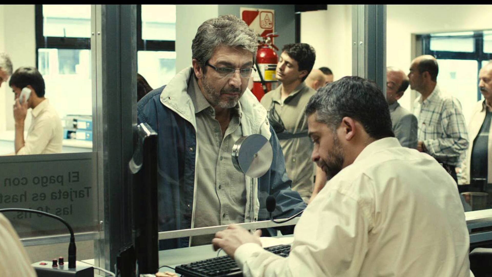 Ricardo Darín en una escena antológica de Relatos salvajes interpretando a "Bombita", un recordado personaje de este film coral