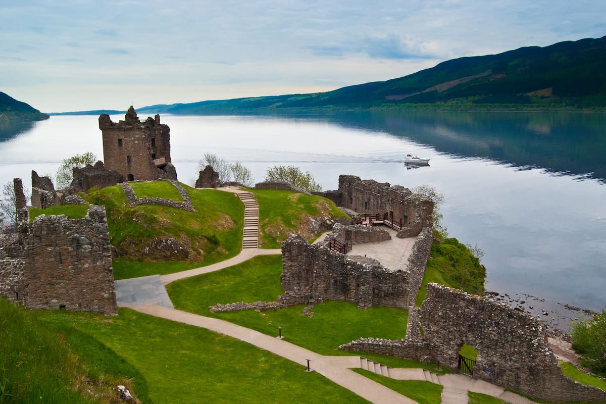 Relatos increíbles de bestias famosas, de Bariloche a Escocia y Japón