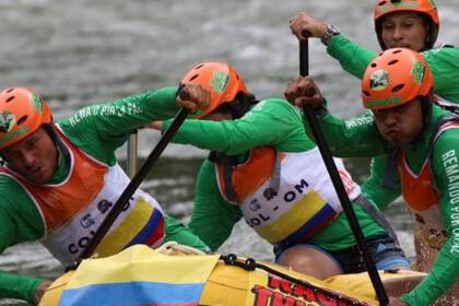 Remando por la paz es un equipo de rafting de excombatientes de las FARC que compite a nivel internacional