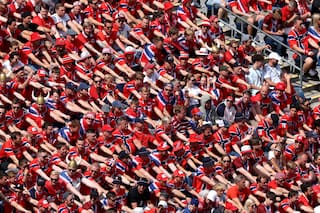 Noruega arde: camisetas agotadas, calor agobiante y emoción antes del duelo entre "la máquina y la bailarina"