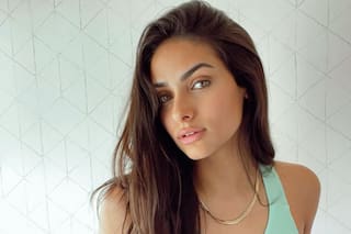La actriz que enamora al nuevo Zorro en la ficción pero es novia de otra celebridad en la vida real