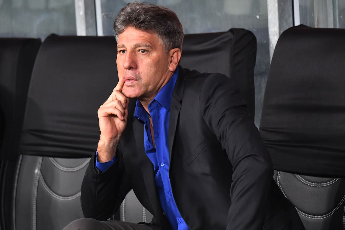 Renato Gaúcho, técnico de Gremio, protestó por el VAR