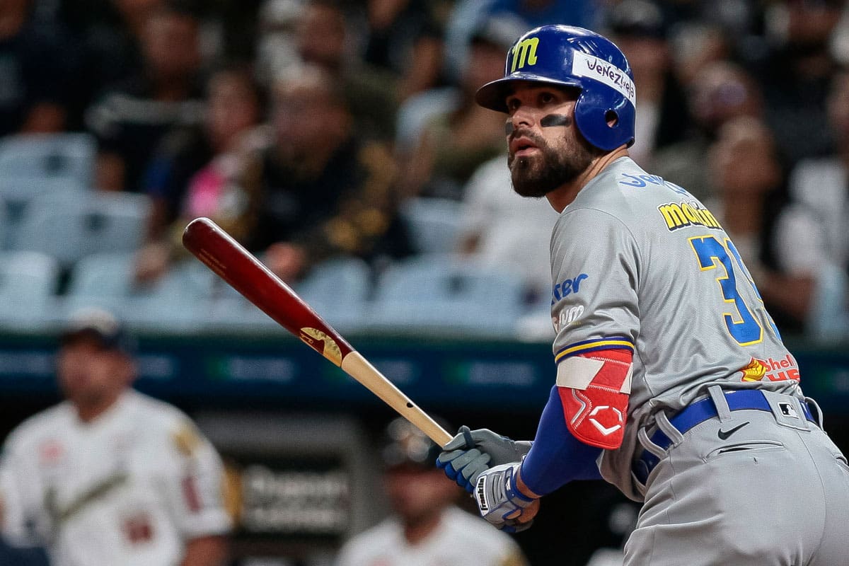 Renato Nuñez compite por el premio al Más Valioso de la temporada regular en Venezuela.