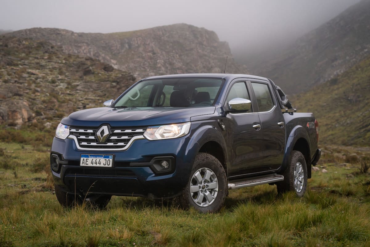 Renault amplió la gama de su pick up Alaskan con la introducción de la caja automática en la versión Intens