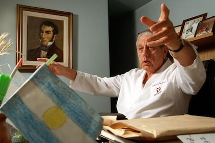 René Favaloro en su fundación en 1999