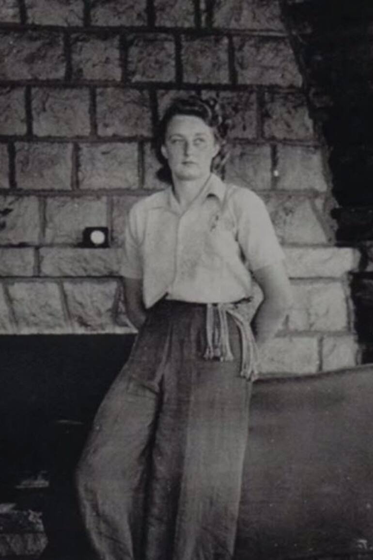 Renée Dickinson en el hogar de la casa de té que construyó en San Martín de los Andes.