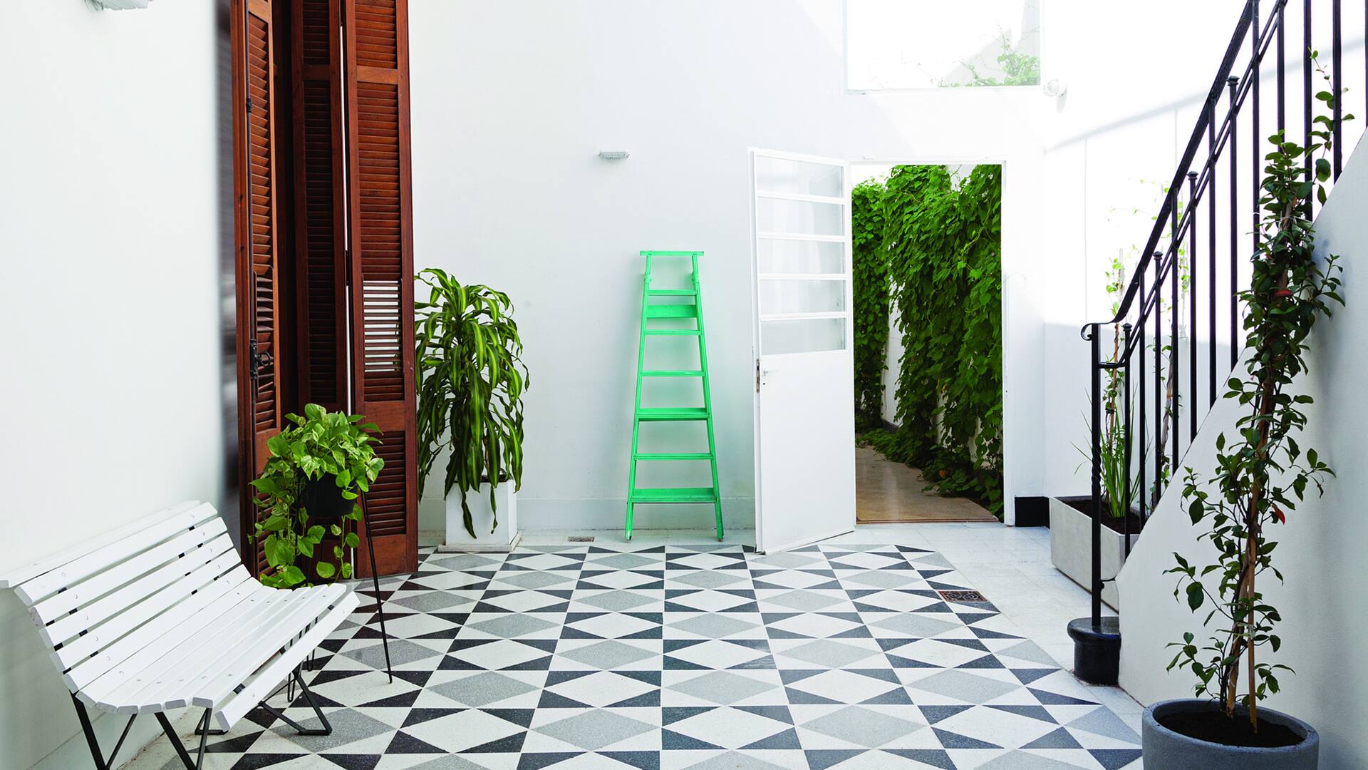Renovación de un antiguo PH abierto al patio realizada por arquitecto Ignacio Szulman