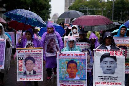Renuncia la responsable de buscar a los desaparecidos de México, larga exigencia de las familias