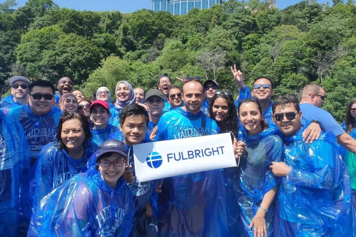 Renunció la junta directiva de Fulbirght