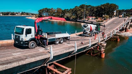 Reparaciones en el puente dos de La Barra