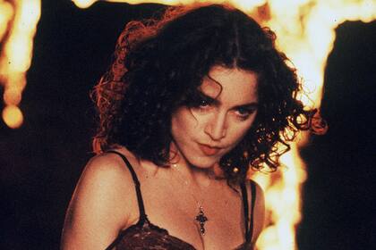 Repasamos las polémicas, los romances y la vertiginosa vida de la reina del pop a través de su música