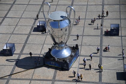 Replica de la copa en la plaza de Kiev