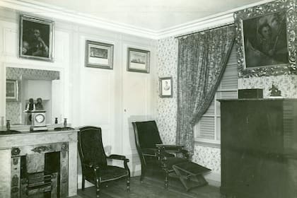 Réplica de la habitación en la que murió San Martín en Boulogne sur Mer, montada con su mobiliario en el Museo Histórico Nacional.