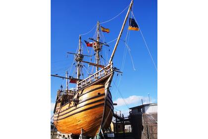 Replica de la Nao Victoria de Hernando de Magallanes en la ciudad de Punta Arenas, Chile