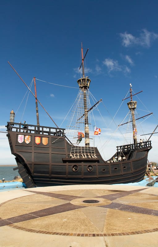 Replica de la nave que usaban los expedicionarios.