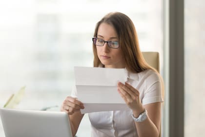 Reportan una nueva estafa en Chicago donde los delincuentes envían una carta con un cheque de US$2550 para comprar tarjetas de regalo