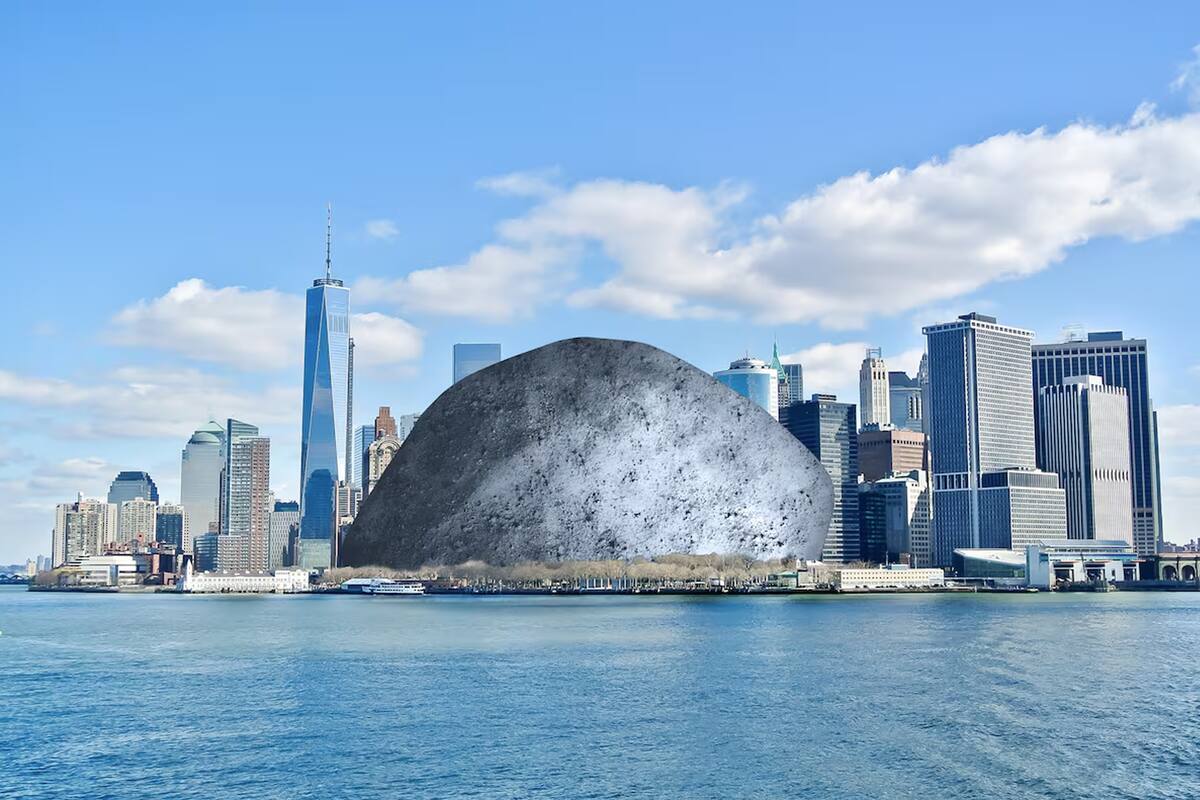 Representación a escala del asteroide Apofis en la isla de Manhattan