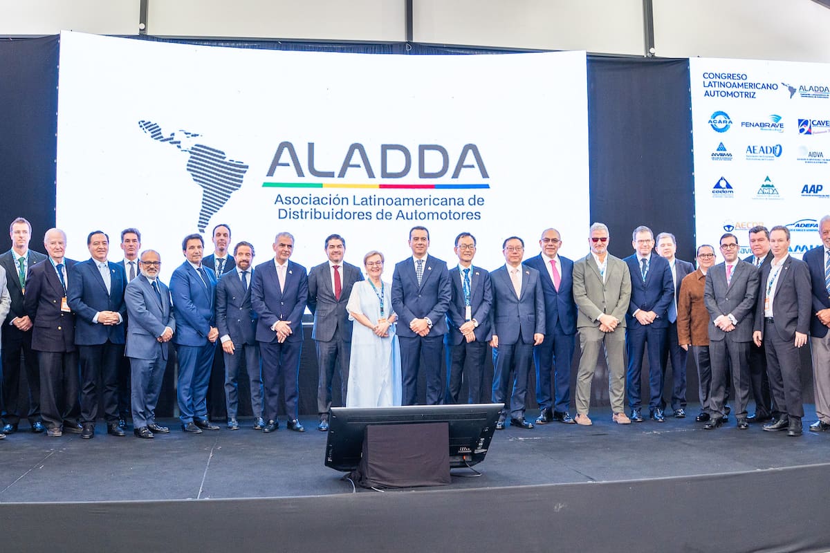 Representantes de 18 países firmaron la “Declaración de Quito”, un documento impulsado durante el Congreso Latinoamericano Automotriz (CLAM) 2026 que propone reducir impuestos