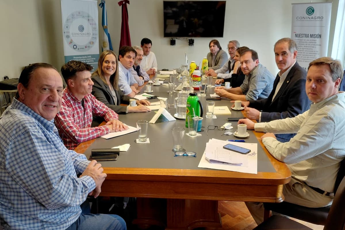 Representantes de la Mesa de Enlace se reunieron con la industria para debatir el uso propio y la cantidad de hectáreas