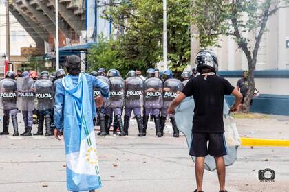 Represión policial durante las protestas en la ciudad de Formosa