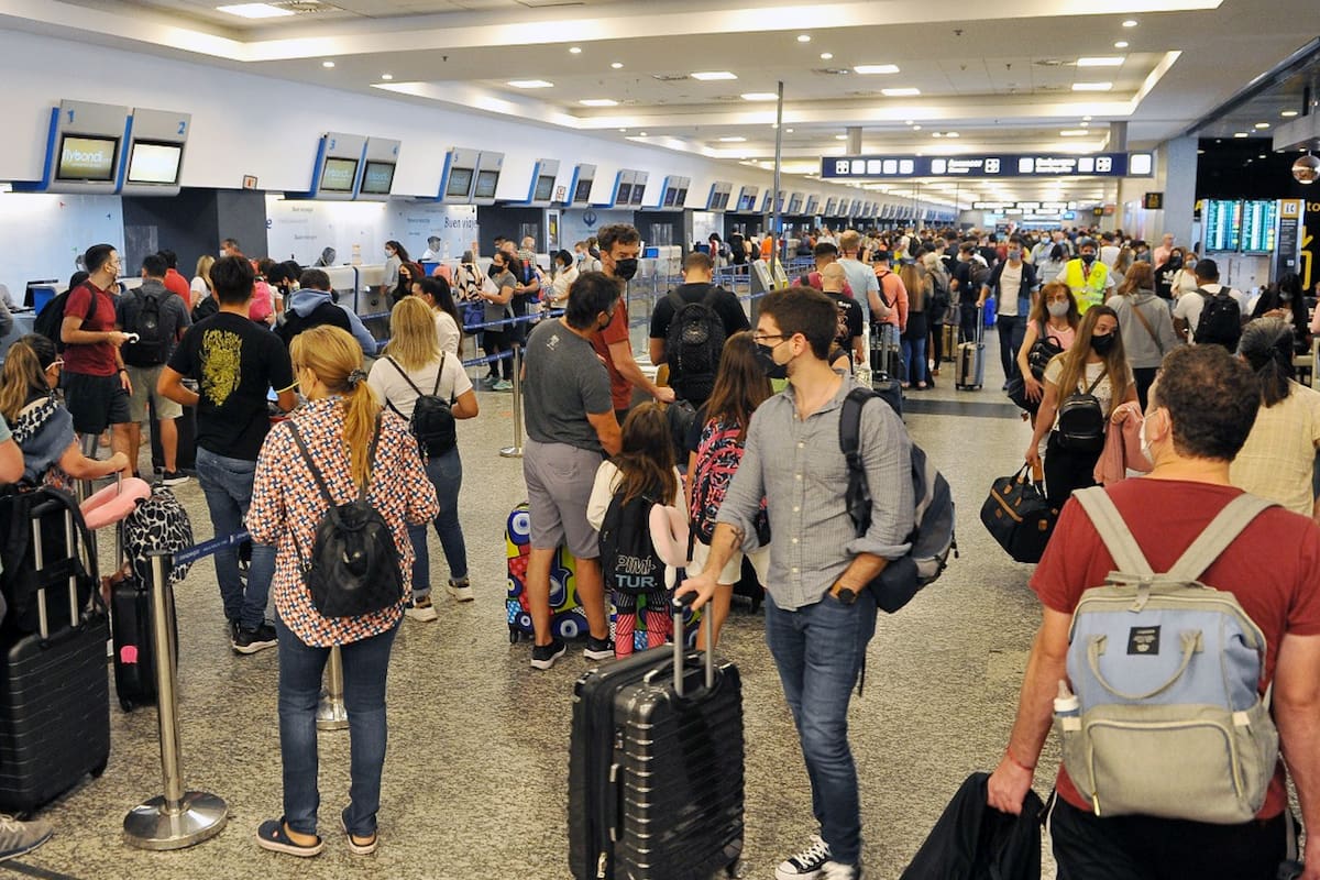 Reprogramación de vuelos en Aeroparque, más de 12.000 pasajeros afectados