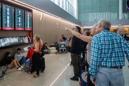 Reprogramaciones de vuelos en Ezeiza por la tormenta