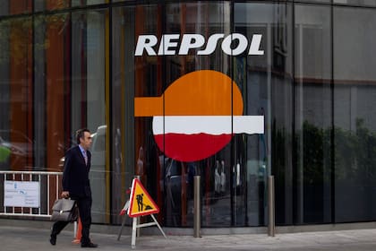 La petrolera española que llegó a tener más del 50% de YPF se retira del régimen de oferta pública en la Argentina