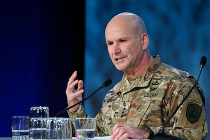 Republicanos y demócratas de la cámara baja dicen que EEUU no debe reducir sus tropas en Europa