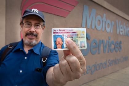 Requisitos clave: solicitantes deben acumular seis puntos con documentos de identidad y comprobar residencia en NJ