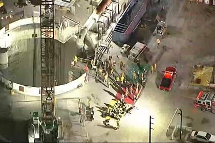 Rescatan a 31 trabajadores después del derrumbe de parte de un túnel industrial en Los Ángeles