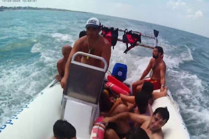 Rescataron a una familia que había sido arrastrada por la corriente en Mar del Plata