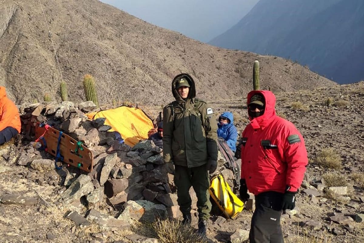 Rescate de una mujer en la alta montaña, en Salta