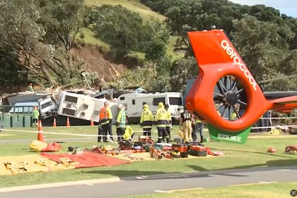 Rescatistas buscan a desaparecidos tras aludes de tierra en Nueva Zelanda