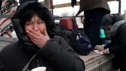 Residentes de Mariúpol están siendo evacuados a través de un corredor humanitario