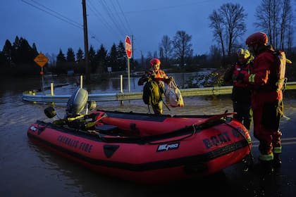 Residentes del noroeste del Pacífico enfrentan más lluvias tras fuerte tormenta