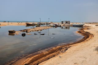 Atacan a dos petroleros de Emiratos en el estrecho de Ormuz y otras noticias de Oriente Medio