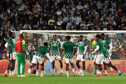 Respecto al último partido oficial, Burkina Faso no repitió siquiera un jugador, ni tampoco el entrenador; un amistoso lleno de improvisación.