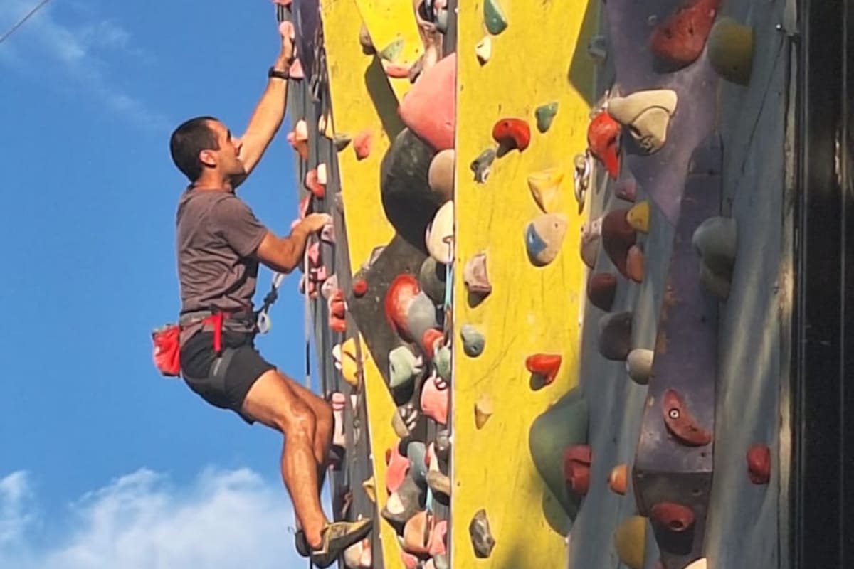 "Respeto muchísimo lo que hizo Alex Honnold, pero no sé si el mensaje que se da desde el deporte es ese”, dice Fernando Ciccone escalador deportivo de roca hace 37 años