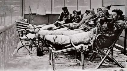 Respirar aire limpio y siestas al aire libre eran parte de los tratamientos para tratar la tuberculosis