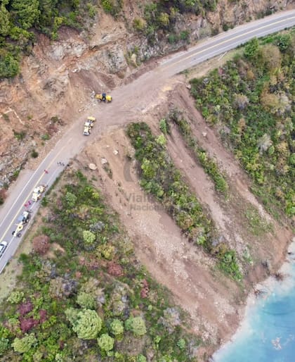 Restablecen la circulación en la ruta nacional 40 en Siete Lagos.