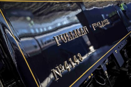En la frontera entre Polonia y Bielorrusia se encontraron vagones abandonados que fueron recuperados y restaurados