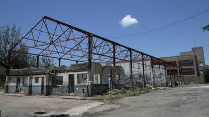 Restos de caballerizas en Gaona al 4600
