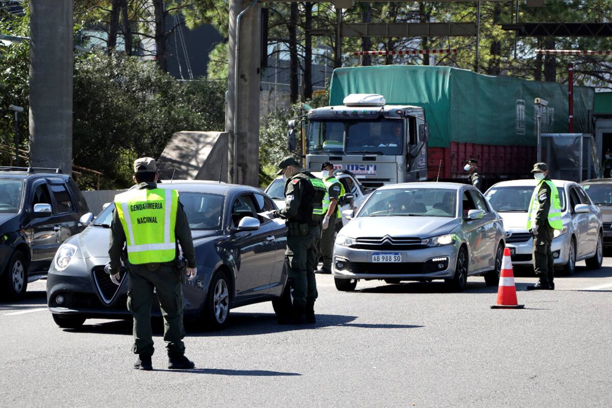 Retenes por el coronavirus: las autoridades perciben que el movimiento de ciudadanos sigue intenso